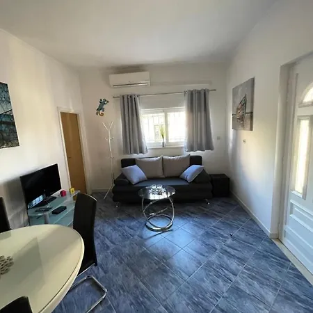 Apartment Orangerie Kastela